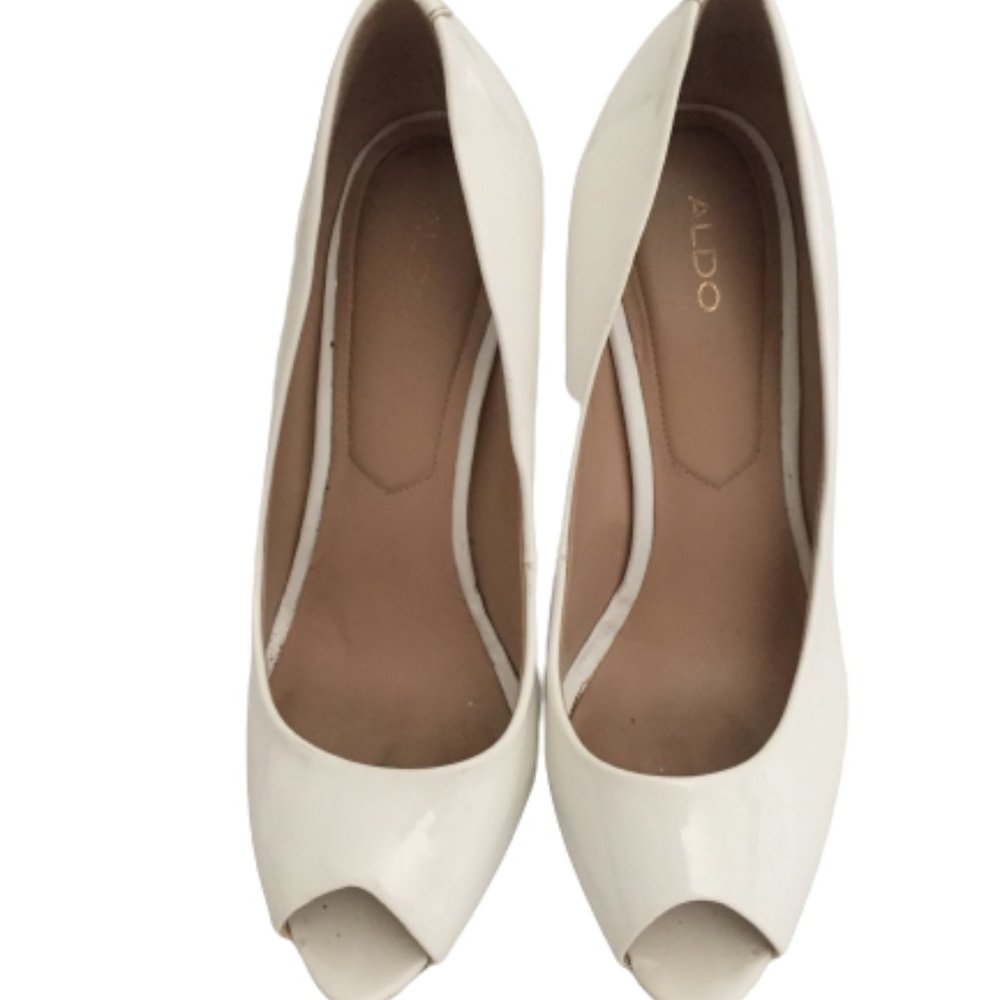 Aldo Size 6 Ladies White Heels